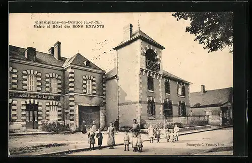 AK Champigny-en-Beauce, Mairie et Hotel des Bons Enfants