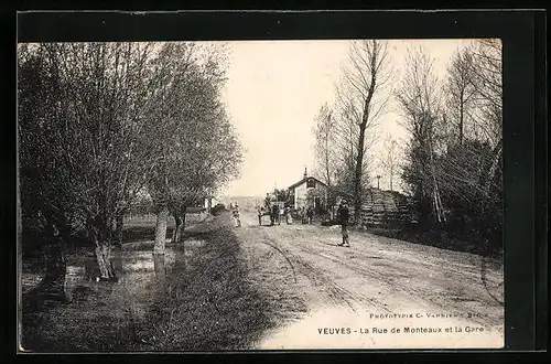 AK Veuves, La Rue de Monteaux et la Gare
