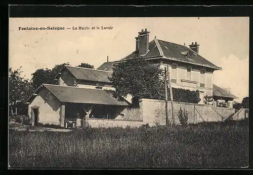 AK Fontaine-en-Sologne, La Mairie et le Lavoir