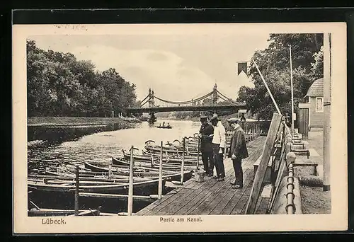 AK Lübeck, Partie am Kanal mit Brücke und Booten