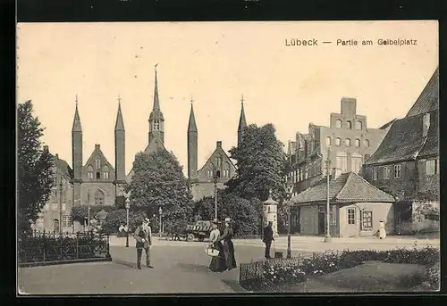 AK Lübeck, Partie am Geibelplatz mit Litfasssäule