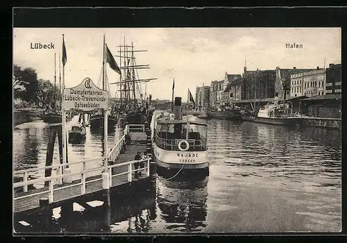 AK Lübeck, Blick auf den Hafen mit Schiffen