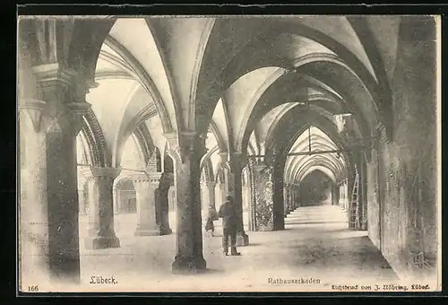 AK Lübeck, Passanten in den Rathausarkaden