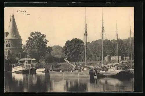 AK Lübeck, Dampfer am Hafen