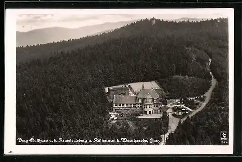 AK Wernigerode / Harz, Berg-Gasthaus a. d. Armeleuteberg und Kaiserturm aus der Vogelschau