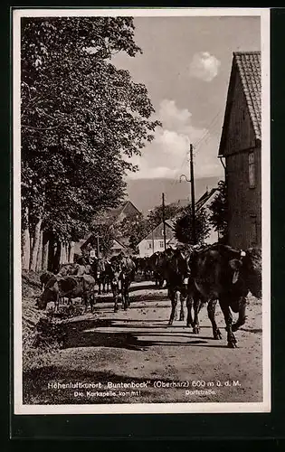 AK Buntenbock / Oberharz, die Kurkapelle kommt