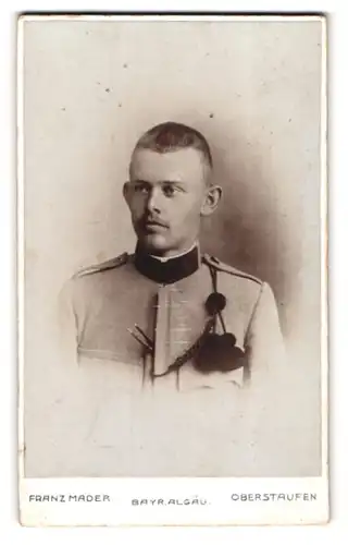 Fotografie Franz Mader, Oberstaufen, Junger Soldat mit Schützenschnur an der Uniform