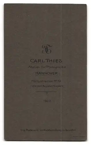 Fotografie carl Thies, Hannover, Höltystrasse 13, Einjährig-Freiwilliger des 10. Regiments