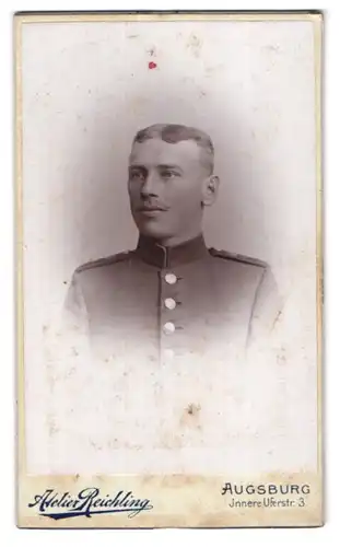 Fotografie Atelier Reichling, Augsburg, Innere Uferstr. 3, junger Soldat in Uniform mit Moustache