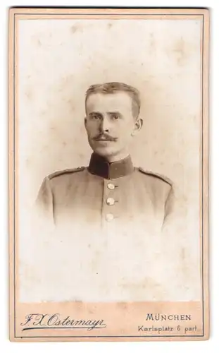 Fotografie F. X. Ostermayr, München, Karlsplatz 6, Soldat in Uniform mit Moustache