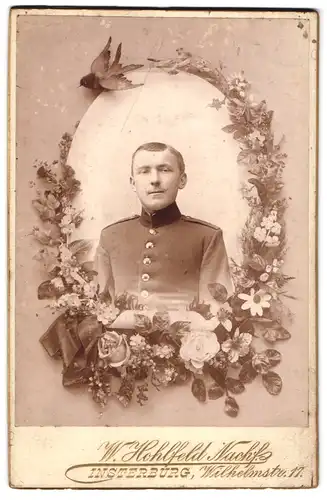 Fotografie W. Hohlfeld Nachf., Insterburg, Wilhelmstrasse 17, Junger Soldat in Uniform