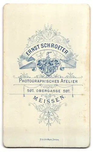 Fotografie Ernst Schroeter, Meissen, Obergasse 597, Junger Herr im Anzug mit Krawatte