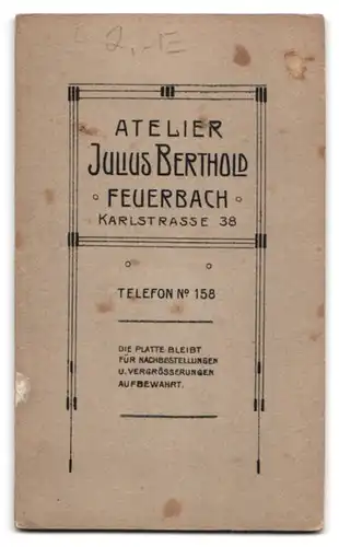 Fotografie J. Berthold, Feuerbach, junges Mädchen im weissen Kommunionskleid mit Bibel in der Hand