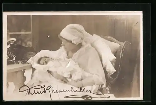 AK Gräfin Netti Khevenhüller mit ihrem Neugeborenen