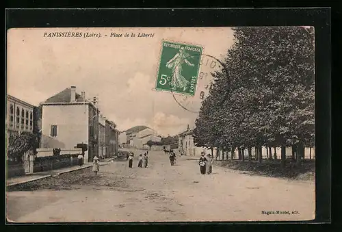 AK Panissières, Place de la Liberté
