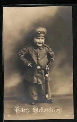 AK Vater`s Stellvertreter, Kleiner Soldat in Uniform, Kinder Kriegspropaganda