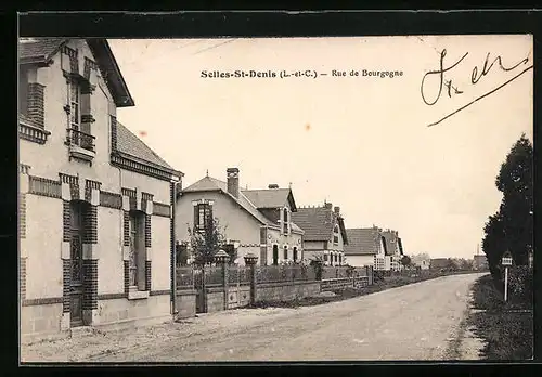 AK Selles-St-Denis, Rue de Bourgogne, Strassenpartie