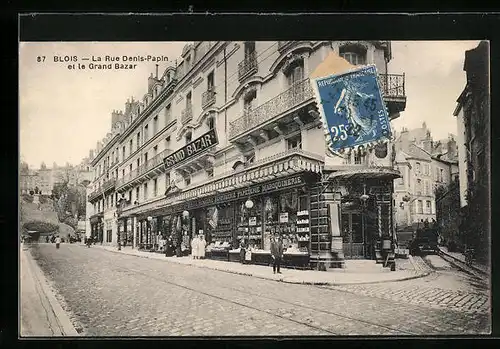 AK Blois, La Rue Denis-Papin et le Grand Bazar