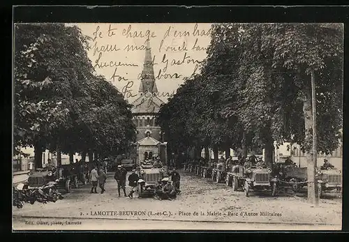 AK Lamotte-Beuvron, Place de la Mairie, Parc d`Autos Militaires