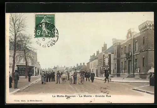 AK La Motte-Beuvron, La Mairie, Grande Rue