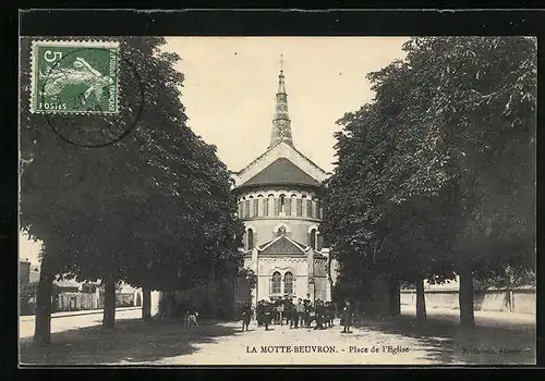 AK La Motte-Beuvron, Place de l`Eglise