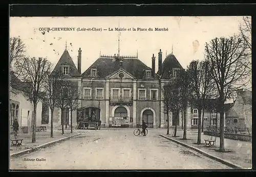 AK Cour-Cheverny, La Mairie et la Place du Marché