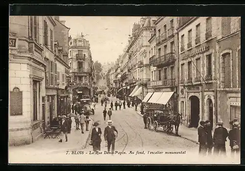 AK Blois, La Rue Denis-Papin, Au fond, L`escalier monumental
