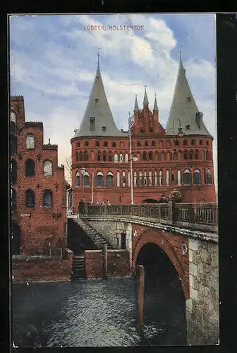 AK Lübeck, Holstentor mit Brücke
