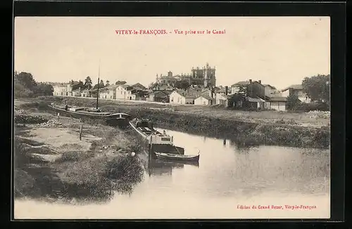 AK Vitry-le-Francois, Vue prise sur le Canal