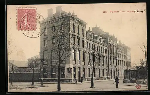 AK Pantin, Les Ecoles