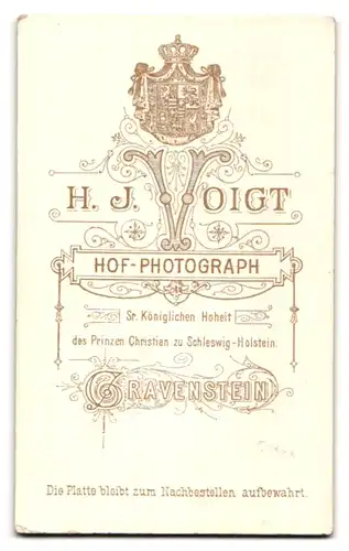 Fotografie H.J. Voigt, Gravenstein, Junges hübsches Mädchen mit Spitzenkragen und Ohrring