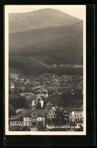 AK Krummhübel, Ortsansicht mit Bergpanorama