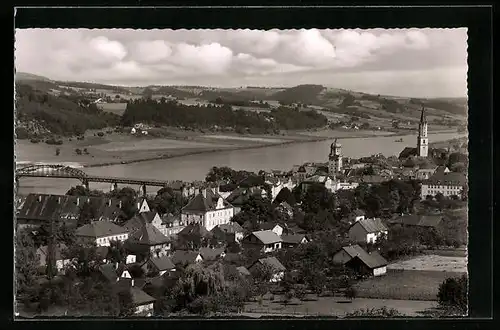 AK Vilshofen a. Donau, Donaupartie mit Ort und Kirche