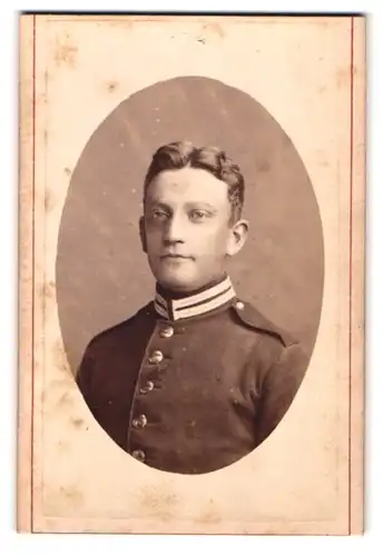 Fotografie F. Gericke, Berlin, Skalitzer-Strasse 54c, Soldat in Garde-Uniform