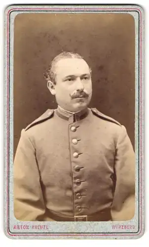 Fotografie Anton Kreutl, Würzburg, Soldat in Uniform