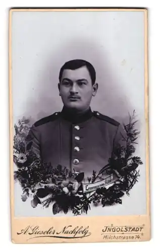 Fotografie A. Gieseler Nachf., Ingolstadt, Milchstrasse 14, Soldat in Uniform