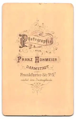 Fotografie Franz Hohmeier, Darmstadt, Frankfurter Strasse 3, Einjährig-Freiweilliger in Uniform mit Schirmmütze