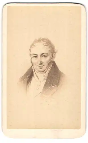 Fotografie unbekannter Fotograf und Ort, Portrait Herr im Anzug mit hoher Stirn