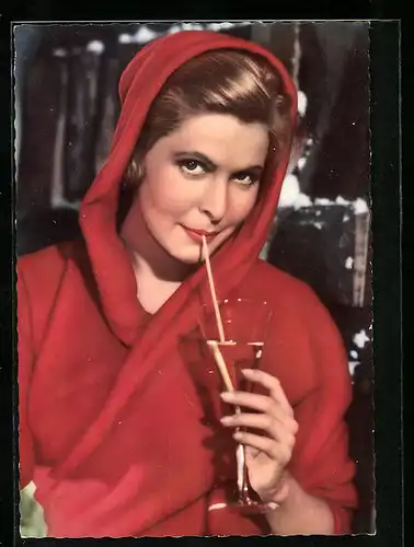 AK Schauspielerin Johanna Matz mit Longdrink