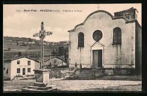 AK Pavézin, Mont-Pilat, L`Eglise et la Place