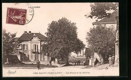 AK Saint-Jean-le-Puy, La Place et la Mairie