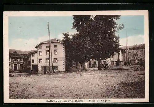 AK Saint-Just-en-Bas, Place de l`Eglise