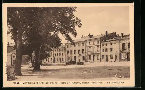 AK Jonzieux, La Grand`Place