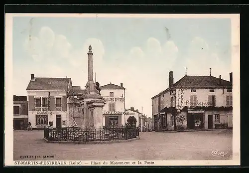 AK Saint-Martin-d`Estréaux, Place du Monument et la Poste