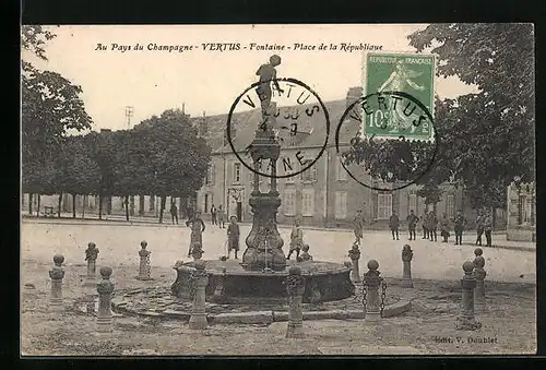 AK Vertus, Fontaine, Place de la République
