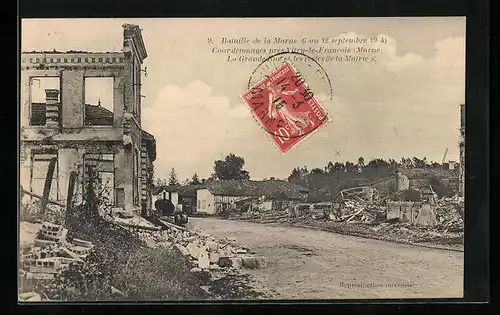 AK Courdemanges près Vitry-le-Francois, Bataille de la Marne 1914, La Grande Rue et les restes de la Mairie
