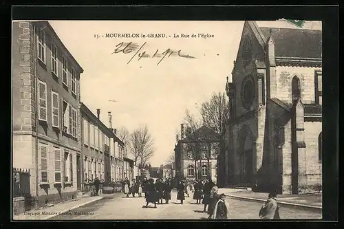 AK Mourmelon-le-Grand, La Rue de l`Eglise, Strassenpartie