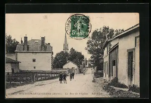 AK Mourmelon-le-Grand, La Rue de l`Eglise, Strassenpartie