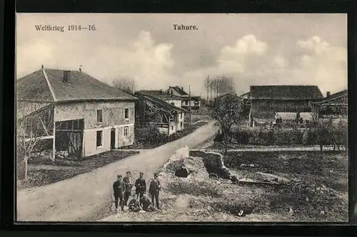 AK Tahure, Weltkrieg 1914-16, Strassenpartie mit Gebäudeansicht