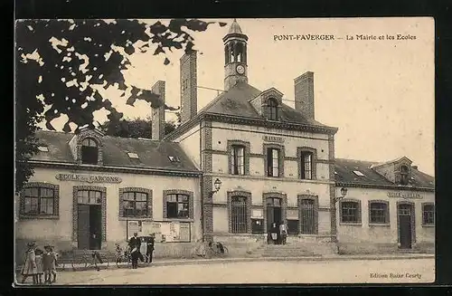 AK Pont-Faverger, La Mairie et les Ecoles